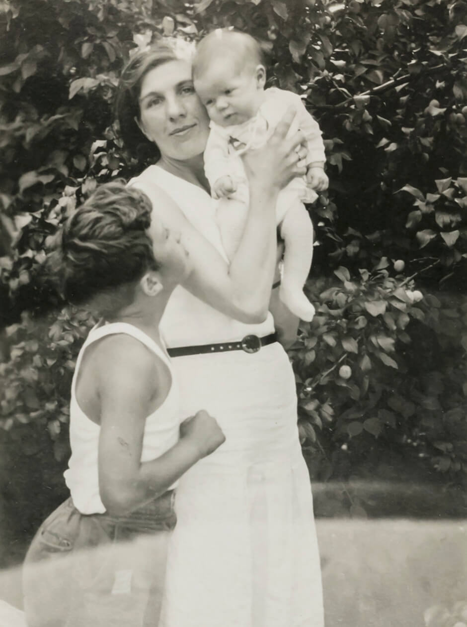 Art Canada Institute, Paraskeva Clark and her sons, Ben and Clive, c. 1933.