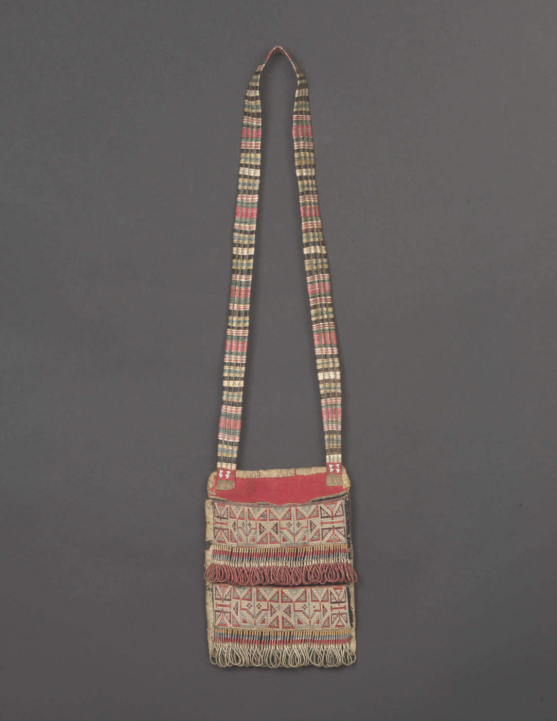 Art Canada Institute, Paul Kane, Photograph of shoulder bag, Cree or Metis, 1840s
