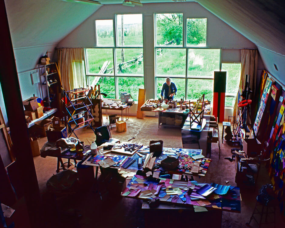 Art Canada Institute, Harold Town in his Old Orchard Farm studio in 1983