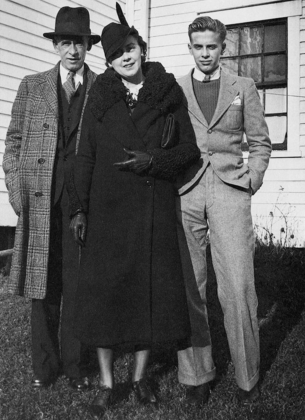 Art Canada Institute, Alex Colville, age eighteen, with his parents, David and Florence