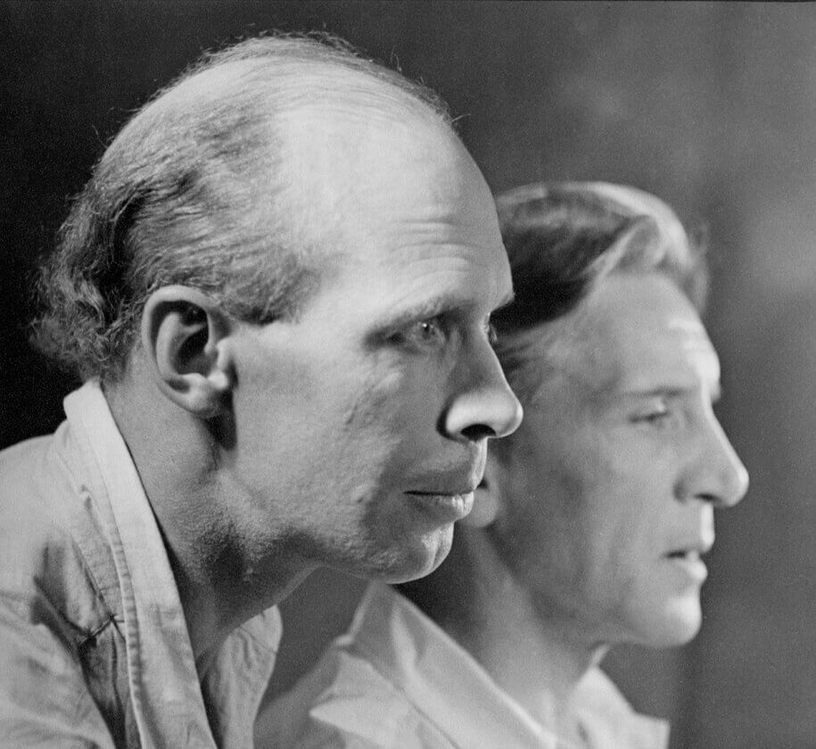 Art Canada Institute, photograph of Lionel LeMoine FitzGerald and Bertram Brooker, July 1936