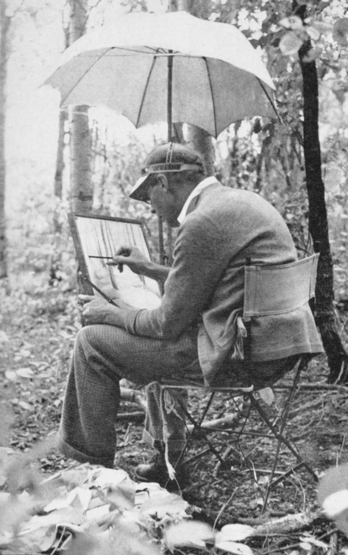 Art Canada Institute, A.O. Brigden, photograph of Lionel LeMoine FitzGerald drawing at Silver Heights, August 23, 1934