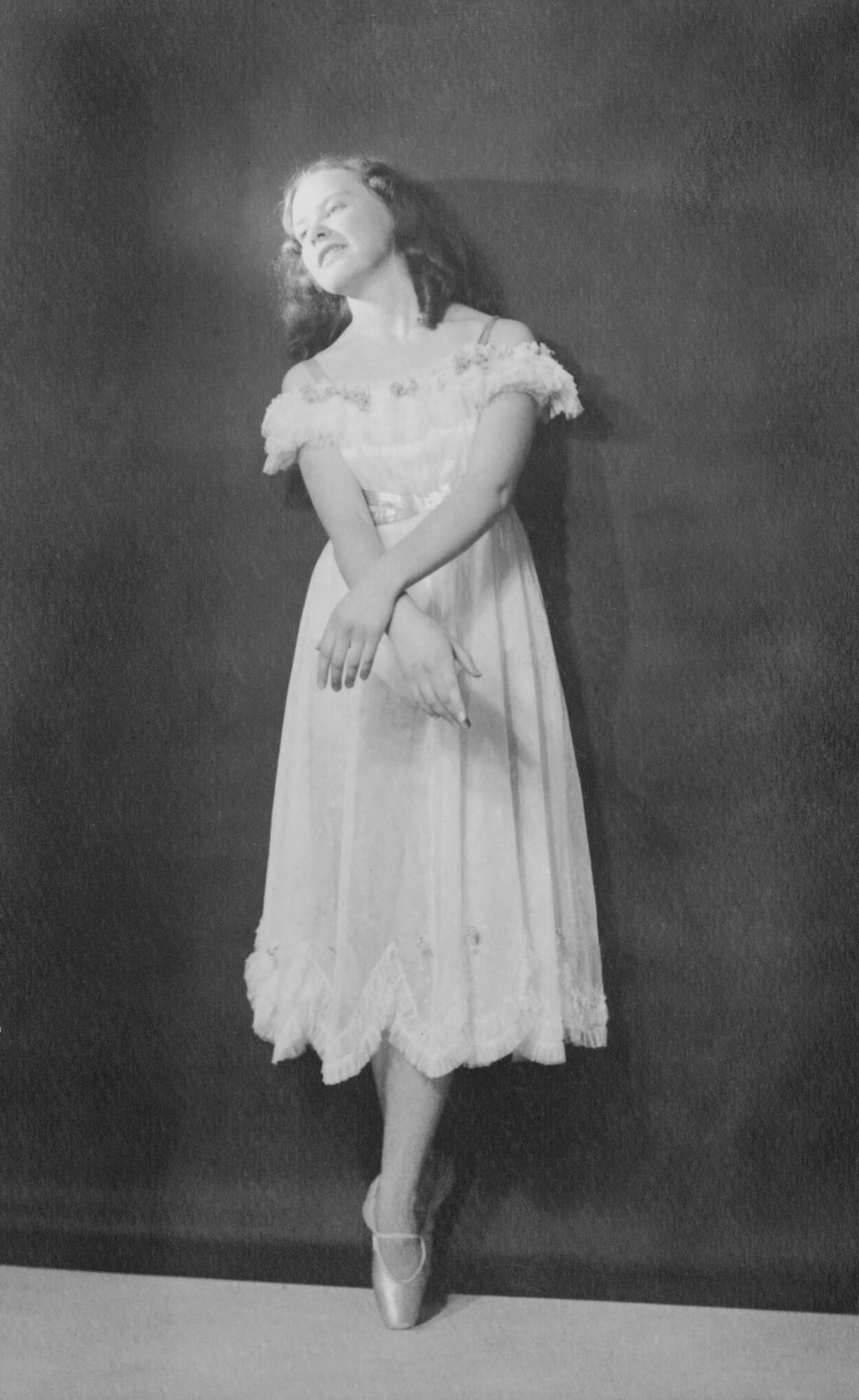 Françoise Sullivan, à l’âge de quatorze ans, au Studio Gérald Crevier.