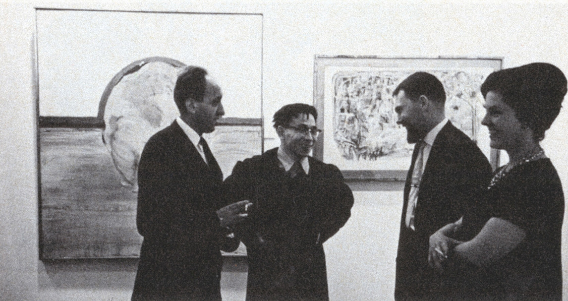 Art Canada Institute, Photograph, Gershon Iskowitz, Kazuo Nakamura, Tony Urquhart, and Jane Urquhart at the Issacs Gallery, 1962
