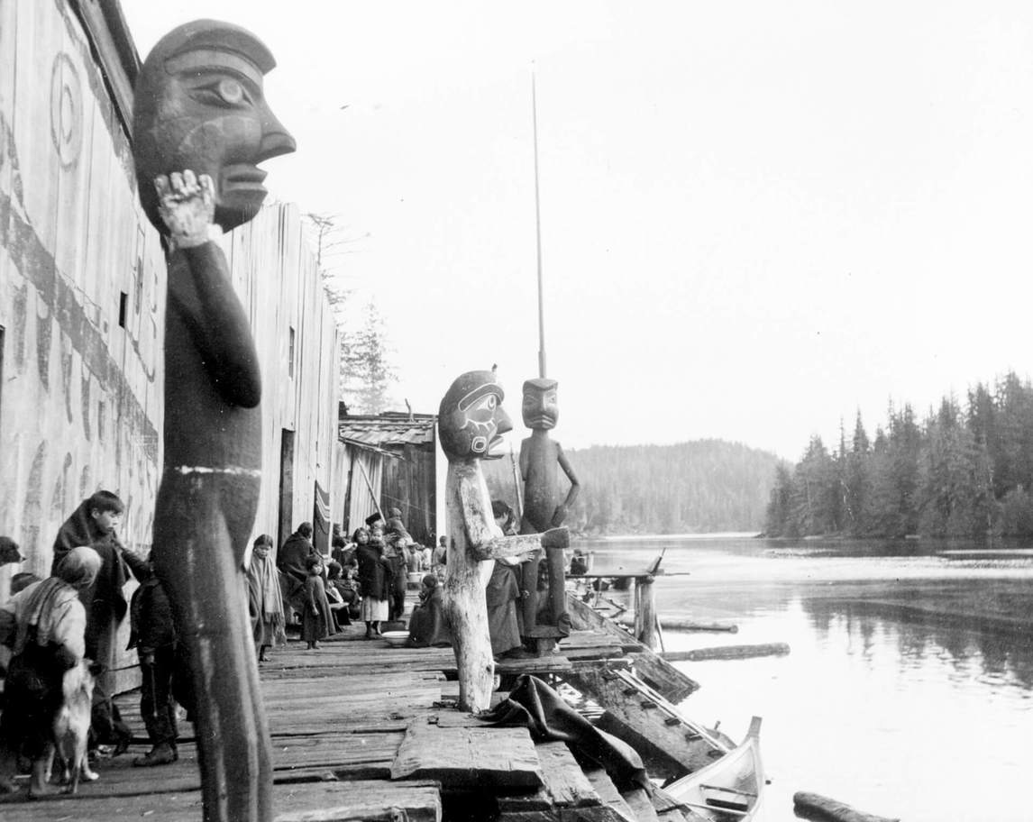 Art Canada Institute, Dr. Charles Frederick Newcombe, Totem poles at Blunden Harbour, c. 1901
