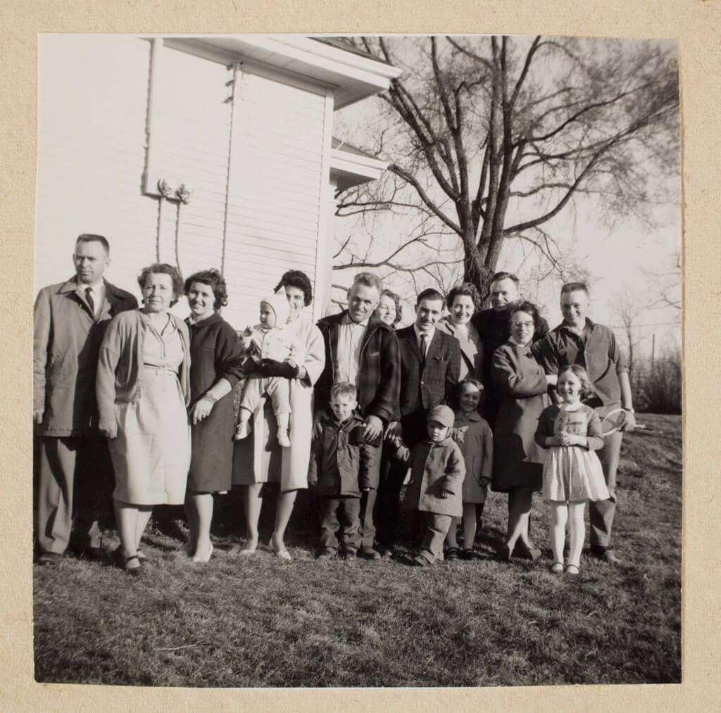 Art Canada Institute, William Kurelek, William Kurelek and his extended family, c. early 1960s